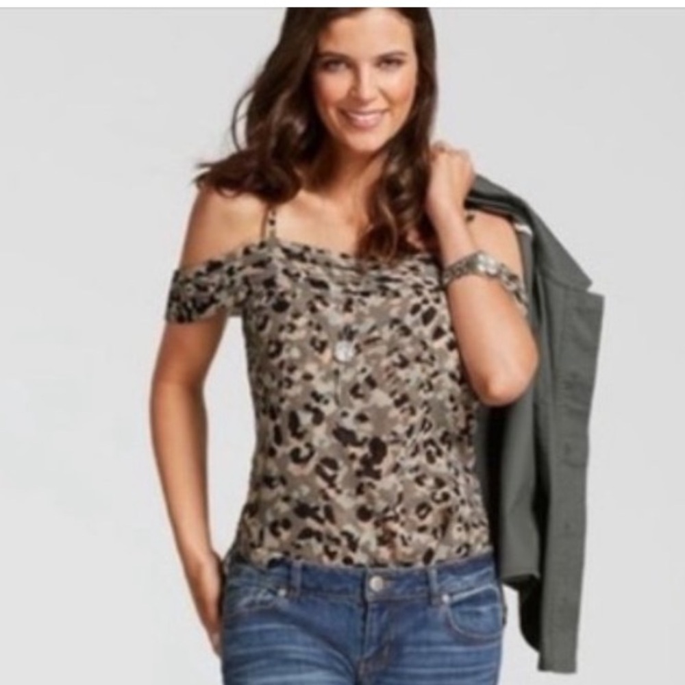 Cabi blouse tiered off shoulder shirt leopard camo women’s size small